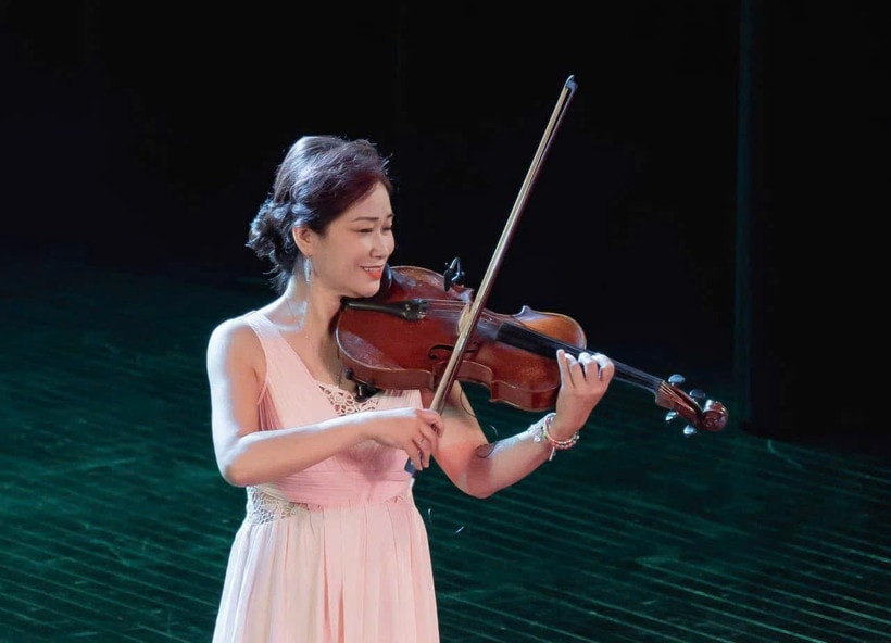 Nghệ sỹ viola quốc tế Nguyệt Thu lan tỏa yêu thương thông qua 'âm nhạc trị liệu'