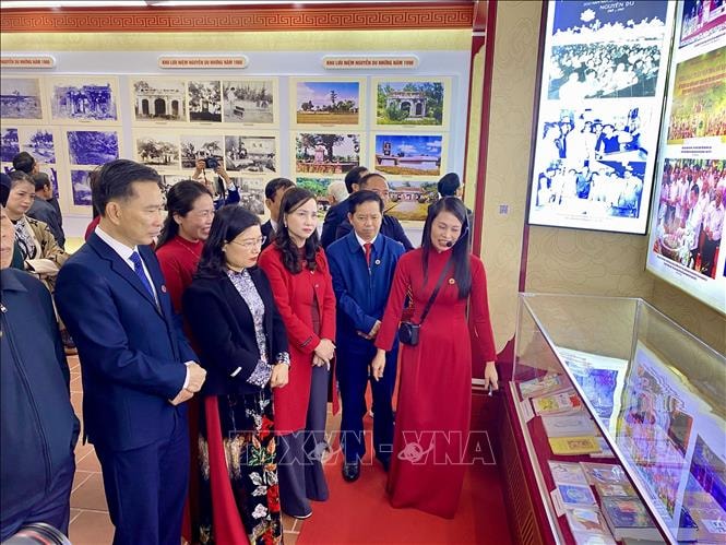 Trưng bày bản Truyện Kiều cổ nhất bằng chữ Nôm