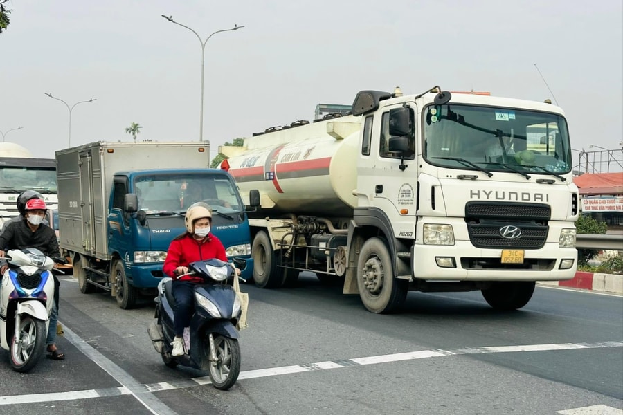 Hoàn thiện đường gom để quốc lộ 5 bớt 'nặng gánh'