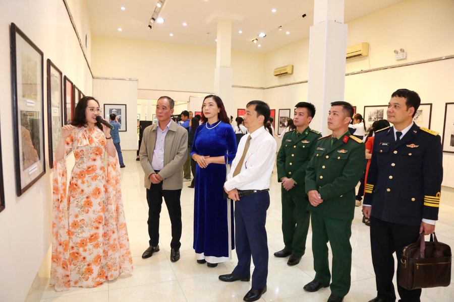 Hải Phòng triển lãm ảnh, tư liệu 'Vang mãi khúc quân hành'