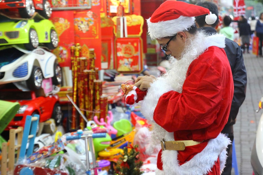 Hai Phong brims with Christmas cheer