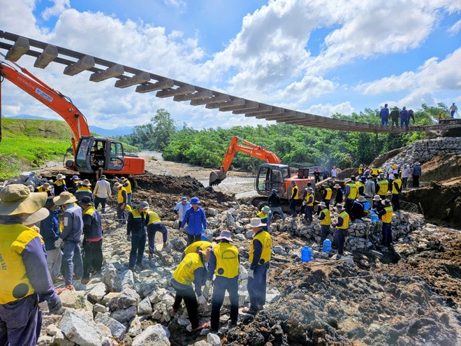 Nguy cơ gây thảm họa nếu đá lăn, rơi và sụt trượt xuống đường sắt