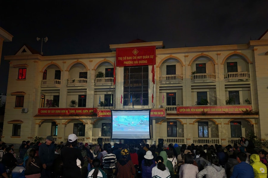 Xem 'Mưa đỏ' để nghe lịch sử kể về người lính