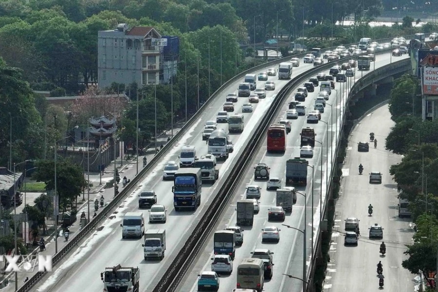 Hà Nội hạn chế một số loại phương tiện lưu thông vào Vành đai 3 trên cao