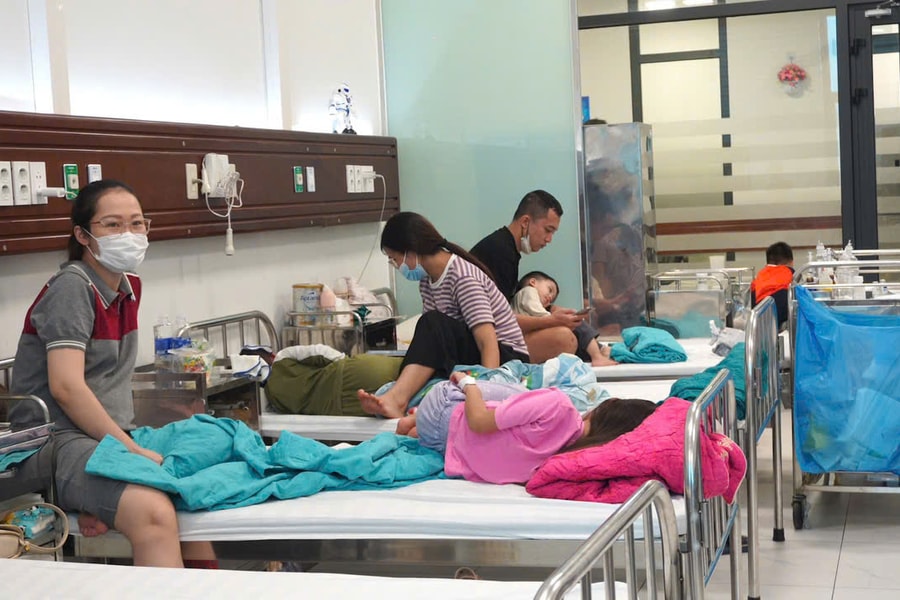 Nhu cầu đi lại cuối năm tăng, cảnh giác lây lan các dịch bệnh