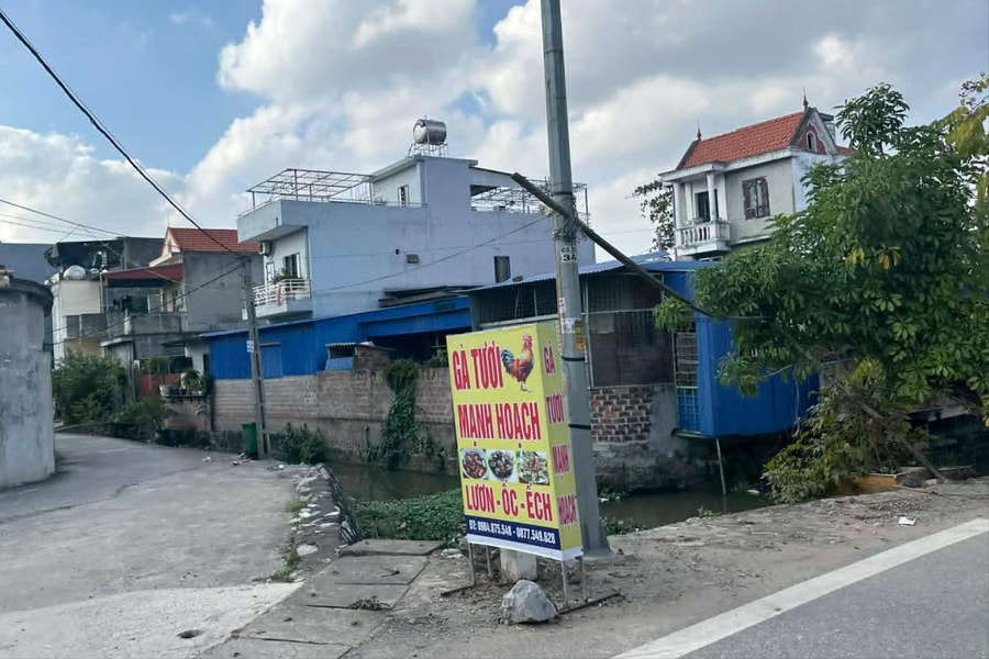 Bờ kênh Lâm Động 4 không có lan can