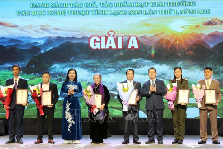 Tôn vinh, thúc đẩy phát triển văn học nghệ thuật Xứ Lạng