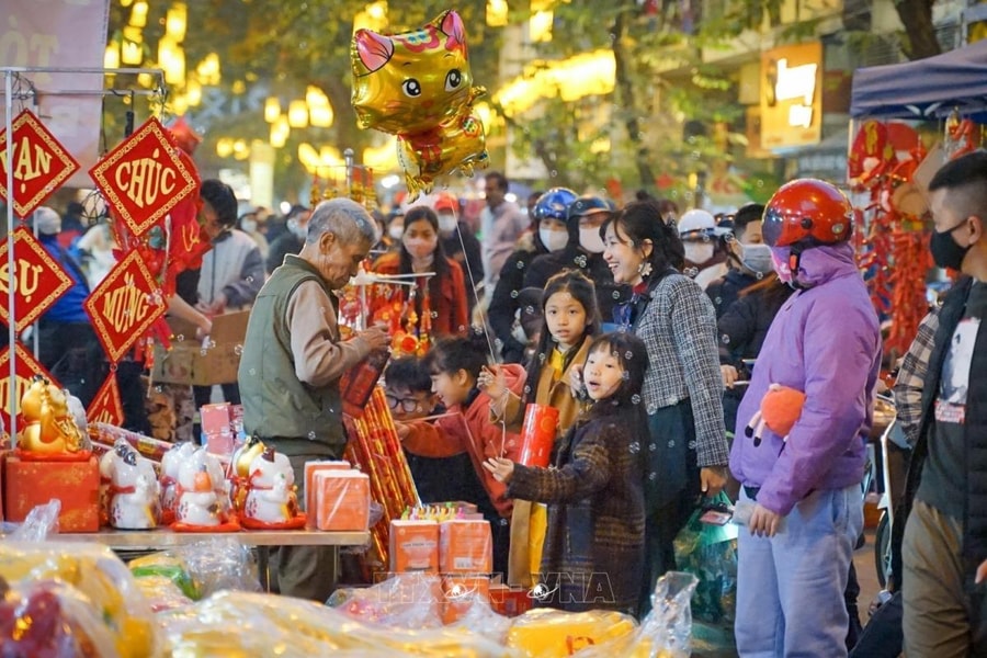 Nghiêm cấm dùng công quỹ biếu, tặng quà Tết cho lãnh đạo các cấp với mọi hình thức