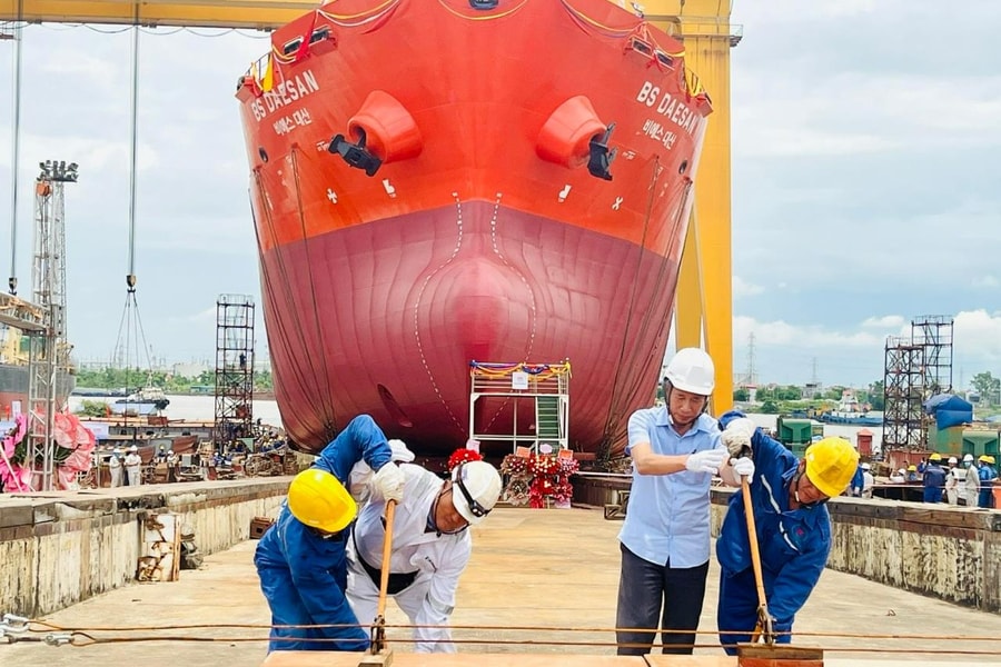 Hai Phong shipbuilders win big
