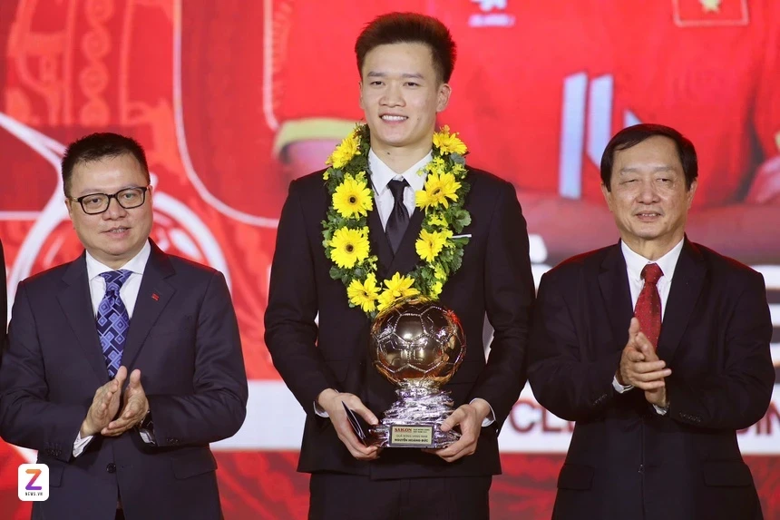 Cầu thủ người Hải Phòng Nguyễn Hoàng Đức lần thứ 3 giành Quả bóng vàng Việt Nam