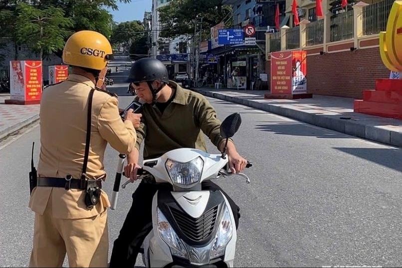 Quản lý chặt dịch vụ cho du khách thuê xe máy