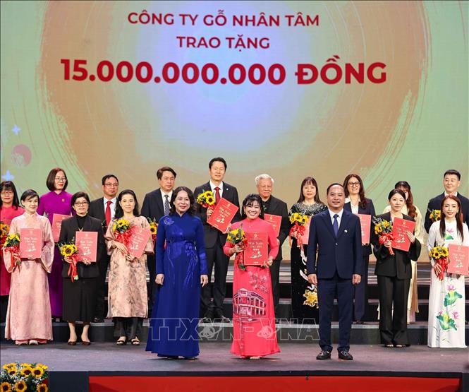 Tiếp nhận hơn 116 tỷ đồng tại chương trình 'Mùa xuân cho em' lần thứ 19