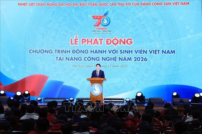 Phát động Chương trình đồng hành với sinh viên Việt Nam tài năng công nghệ