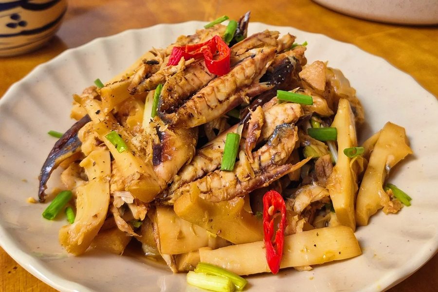Loại rau nhiều chất xơ, mang kho cá thành món ngon lạ