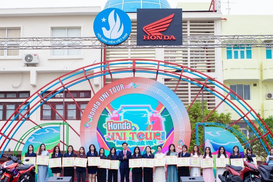 Vinh danh 26 tập thể, 241 “Sinh viên 5 tốt” cấp thành phố năm học 2024 - 2025