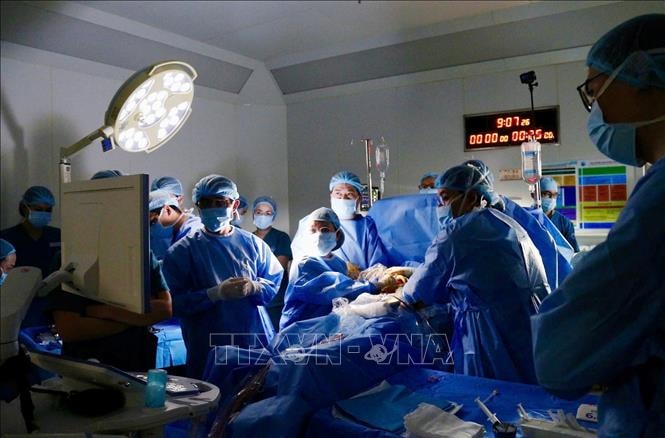 Bác sĩ Việt Nam tiếp tục lập kỷ lục mới
