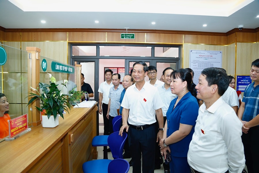 Xây dựng đội ngũ cán bộ dám nghĩ, biết làm