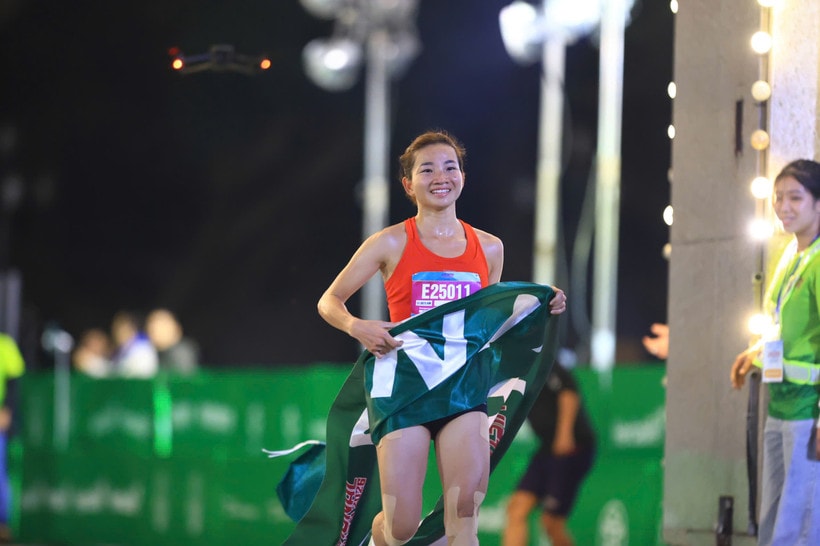 Nguyễn Thị Oanh xác lập kỷ lục lần thứ 4 vô địch giải Bán marathon Quốc tế