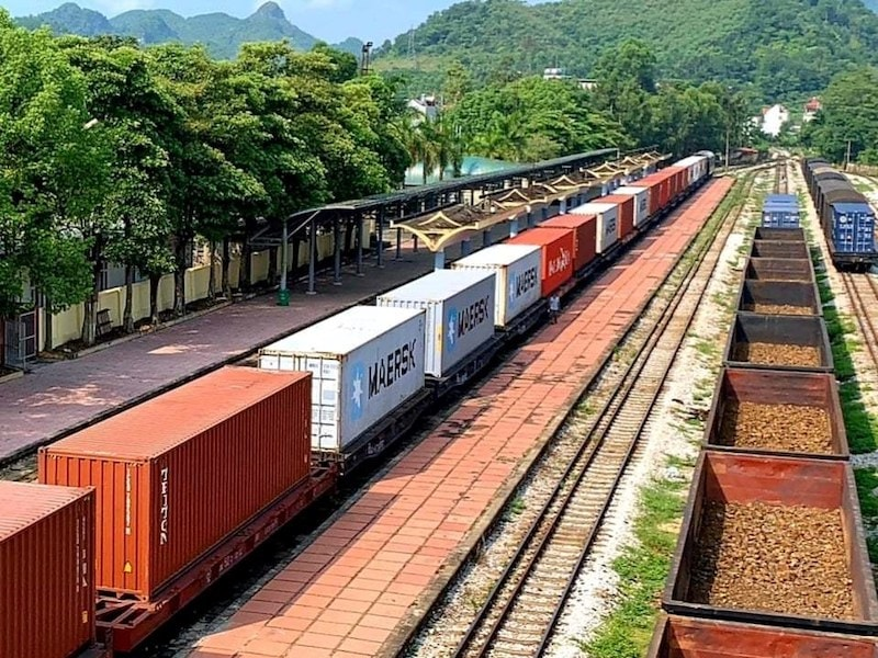 Cargo through China–Vietnam intermodal trains hits 37,000 TEUs