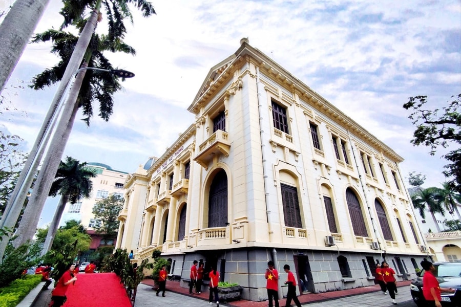 Hai Phong Museum draws large crowds in early New Year days