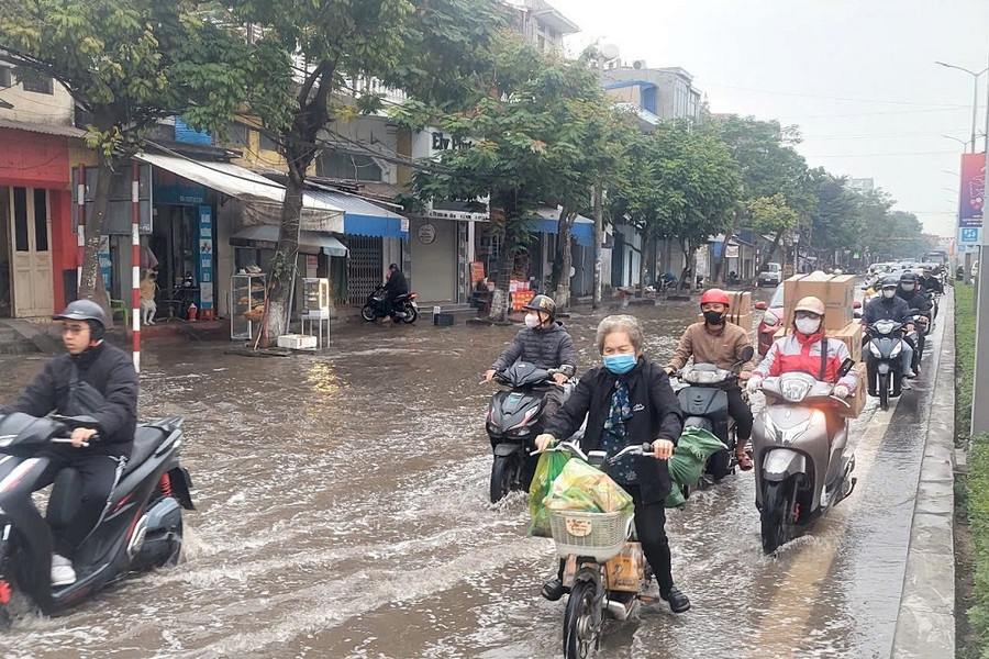 Hai Phong to see highs of 36°C with high tides raising flood risk