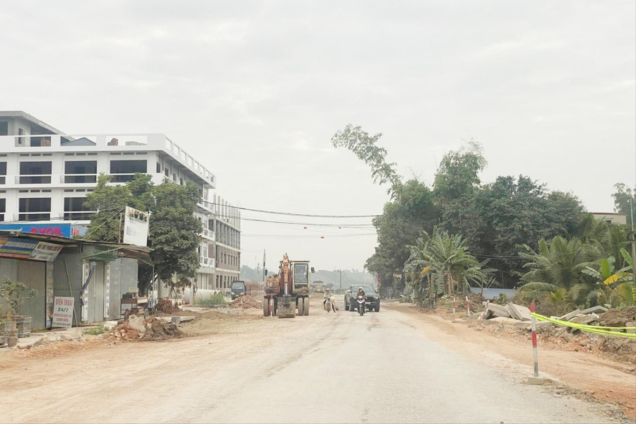 Gỡ 'nút thắt' mặt bằng dự án đường và cầu Vạn