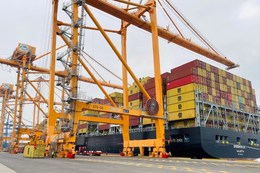 Tăng giá bốc dỡ container tại các cảng Lạch Huyện và Cái Mép - Thị Vải
