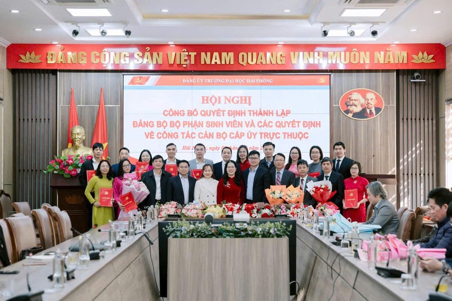 Thành lập Đảng bộ bộ phận sinh viên ở Trường Đại học Hải Phòng