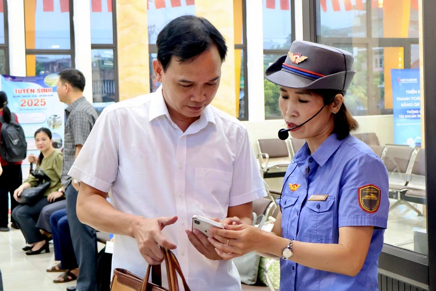 Hành khách có vé tháng tàu HP15/HP16 được phép đi các chuyến khác cùng tuyến