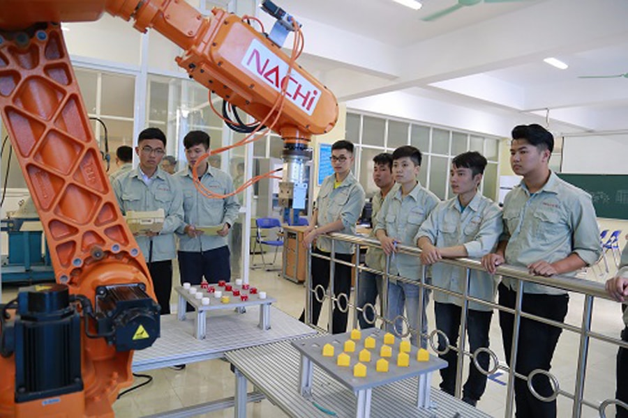Lương khởi điểm của sinh viên Đại học Công nghiệp cao nhất 15,3 triệu đồng một tháng