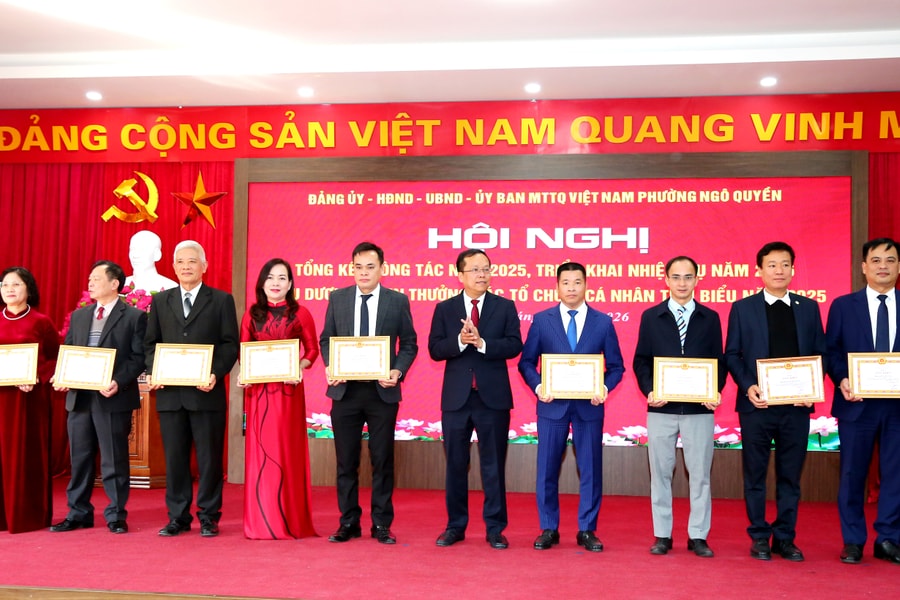 Phường Ngô Quyền phấn đấu tỷ lệ hồ sơ trực tuyến đạt 100%