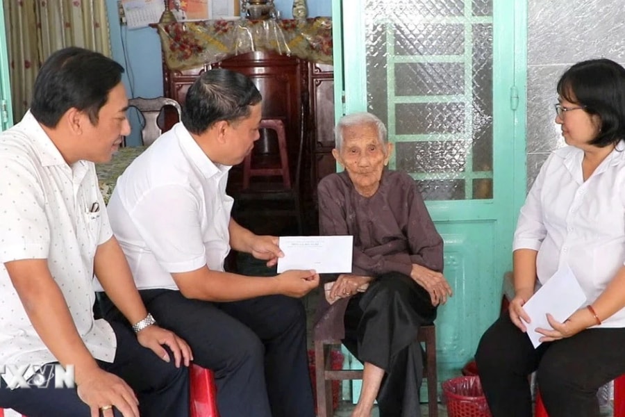 Trên 5,88 triệu người đã nhận được quà tặng của Đảng và Nhà nước