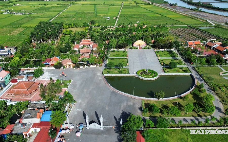 Thi sáng tác mẫu phác thảo phù điêu Đền thờ Trạng Trình