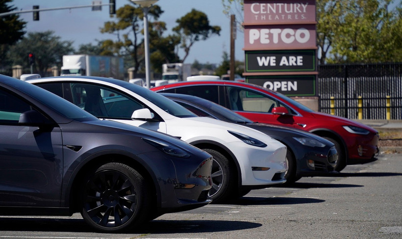 Tesla ngừng bán gói phần mềm tự lái trọn đời