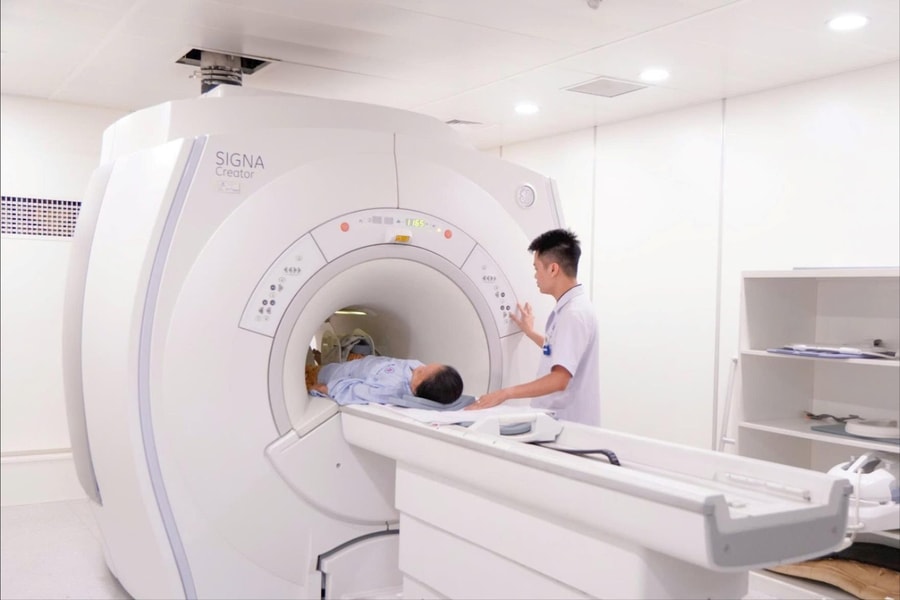 Tê tay và chân kéo dài có thể dẫn tới liệt