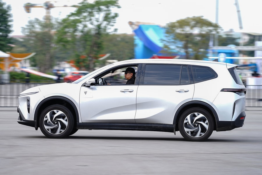 VinFast Limo Green bán gấp 3 lần Innova Cross và Custin cộng lại