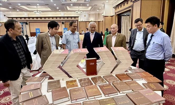 Giới thiệu tác phẩm văn hóa, văn nghệ dân gian Việt Nam 50 năm sau ngày thống nhất