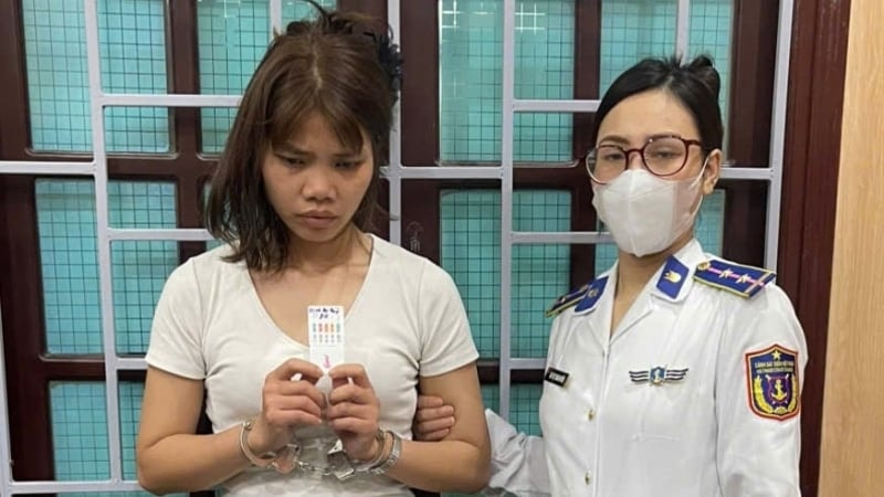 Bắt giữ nữ đối tượng vận chuyển ma túy