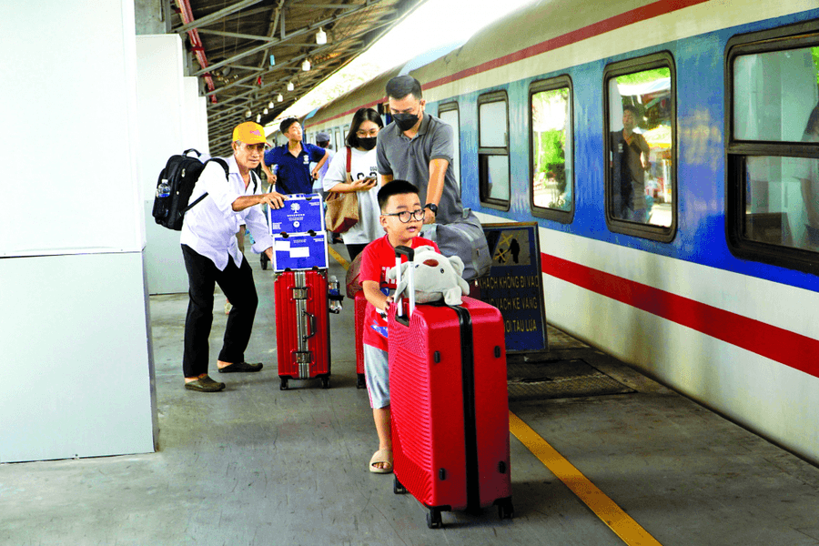 Rail passenger numbers reach nearly 3.9 million in first half of 2026