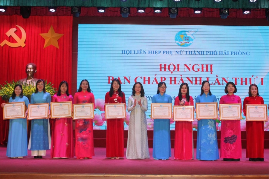 Các cấp Hội Phụ nữ Hải Phòng giúp 1.464 hộ thoát nghèo, thoát cận nghèo
