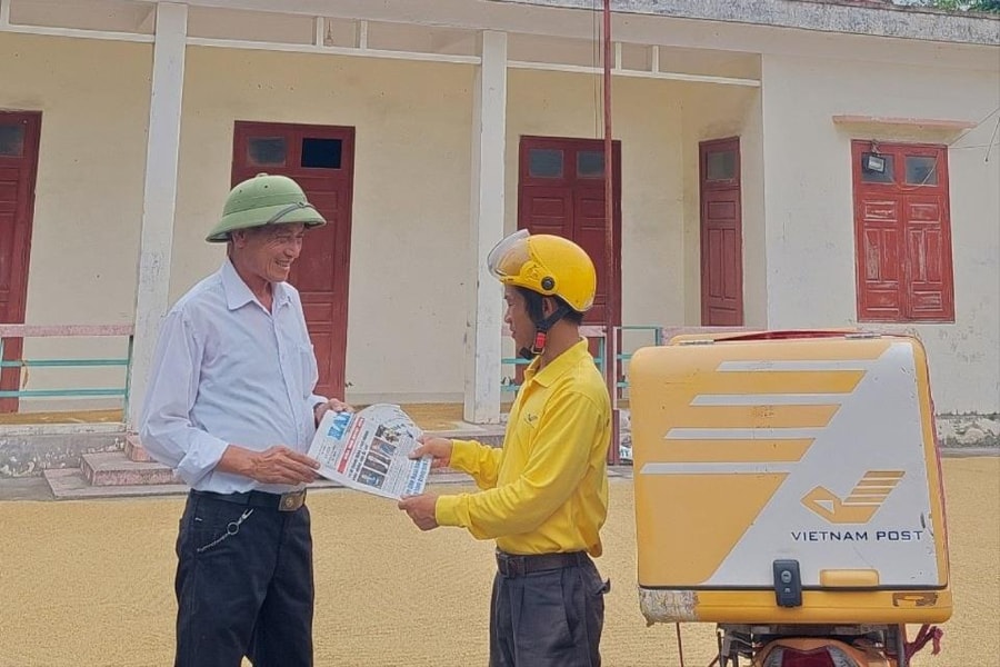 'Cánh tay nối dài' đưa báo Đảng đến tay bạn đọc