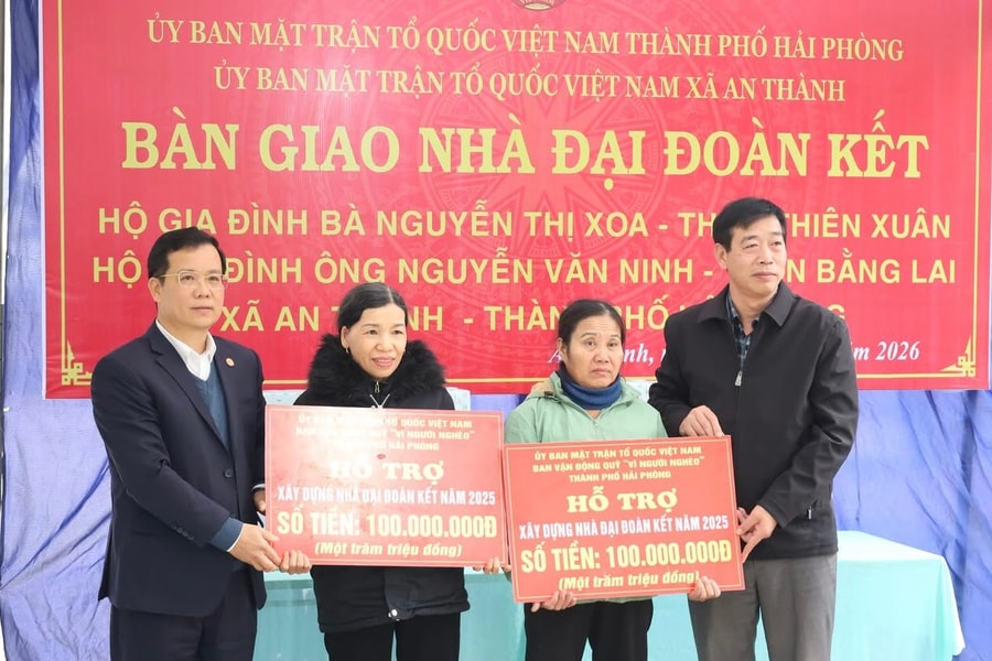 Xã An Thành bàn giao 2 ngôi nhà 'Đại đoàn kết’ cho các hộ khó khăn