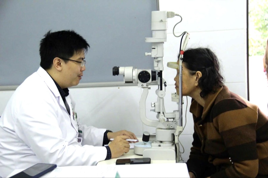 1.800 người dân phường An Phong được khám, tư vấn các bệnh về mắt