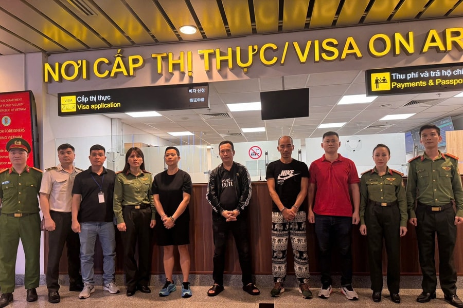 Bắt giữ 3 đối tượng truy nã đặc biệt nguy hiểm trốn sang Thái Lan