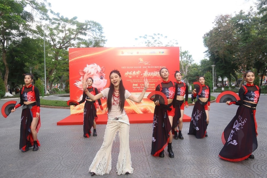Vietnam-China cultural and artistic exchange in Hai Phong City
