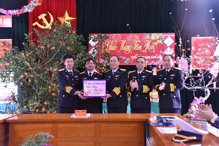 Xuân về nơi đảo tiền tiêu