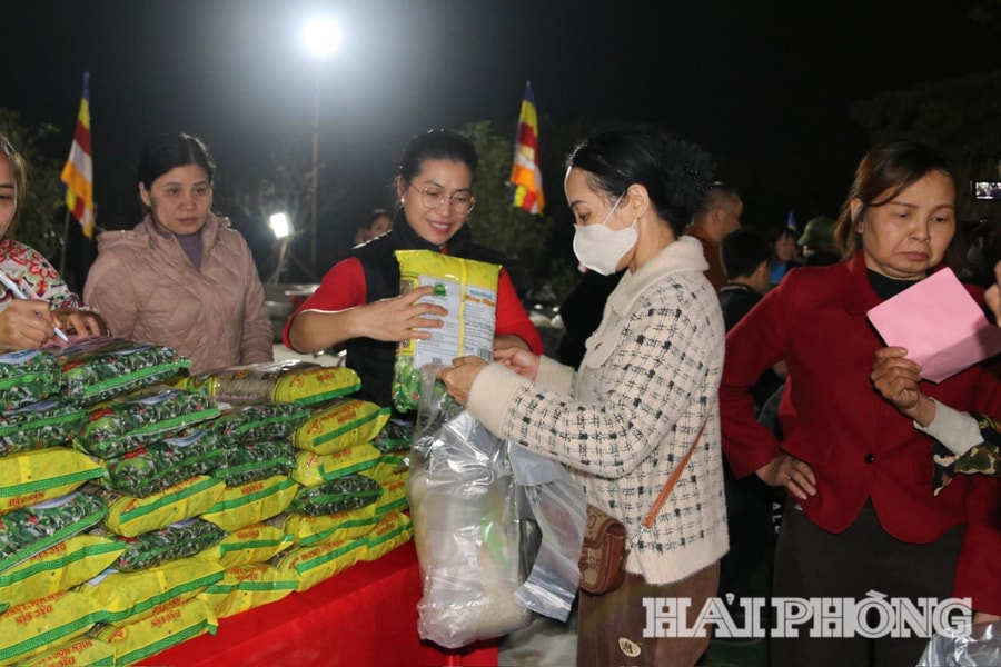 ‘Zero-Cost Market’ in Ha Bac commune
