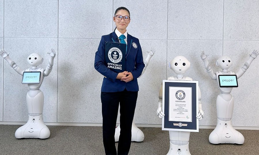 Robot Pepper đạt kỷ lục Guinness thế giới về sản xuất hàng loạt