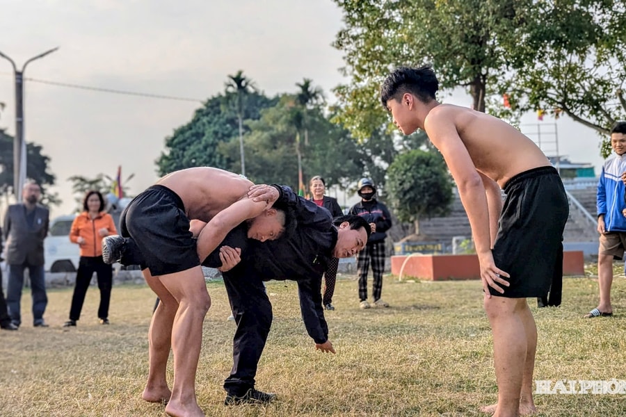 Lễ hội vật làng Vĩnh Khê - di sản của tinh thần thượng võ