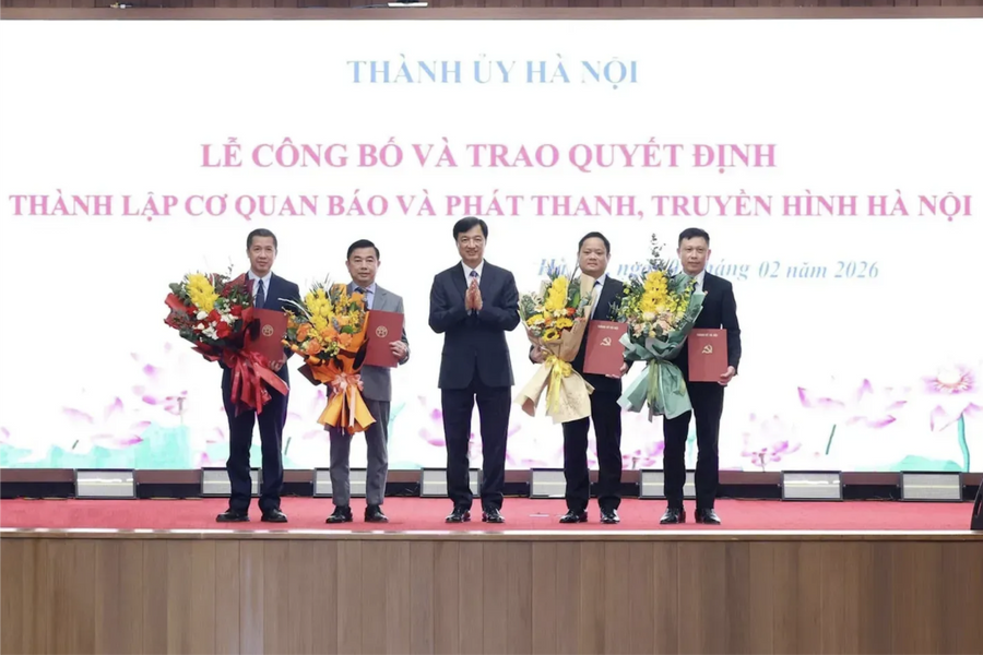 Công bố và trao quyết định thành lập cơ quan Báo và phát thanh, truyền hình Hà Nội